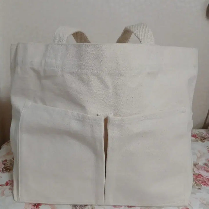 [BUNJANG] Ivory Pocket Canvas Tote Bag / 아이보리색 포켓 캔버스 토트백