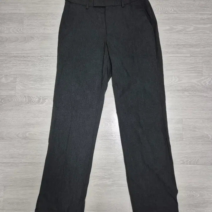 [SOLD OUT] 무신사 스탠다드 세미와이드 슬랙스 팝니다.