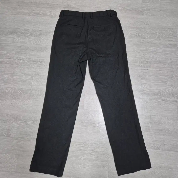 [SOLD OUT] 무신사 스탠다드 세미와이드 슬랙스 팝니다.
