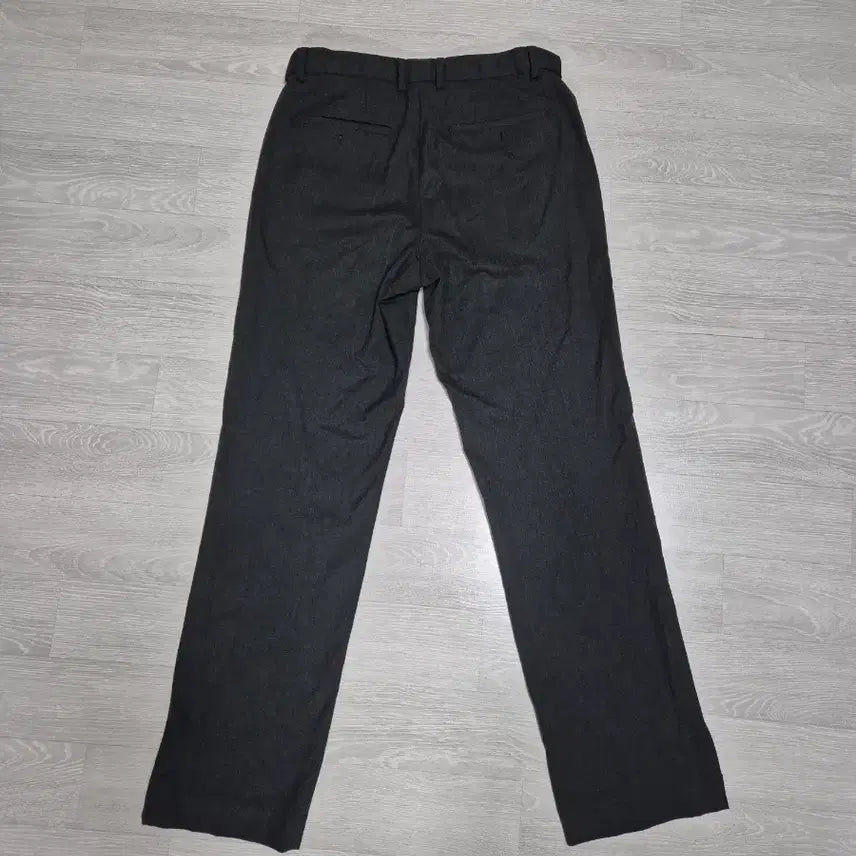[SOLD OUT] 무신사 스탠다드 세미와이드 슬랙스 팝니다.