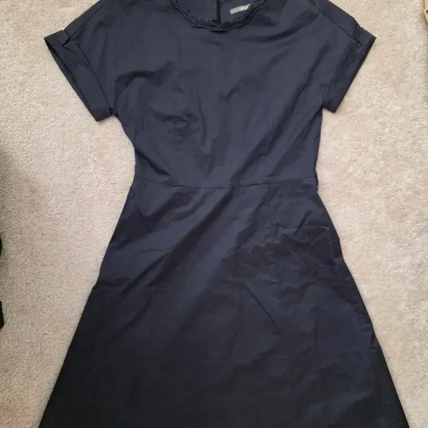 [BUNJANG] BCBG A-Line Midi Dress / BCBG 비씨비지 A라인 스판 원피스