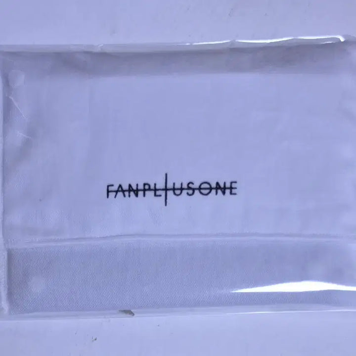 [BUNJANG] G-Dragon Fanmeeting Goods Card Wallet (Sealed) / G-dragon 팸미팅 궂즈 카드지갑 미개봉 새상품