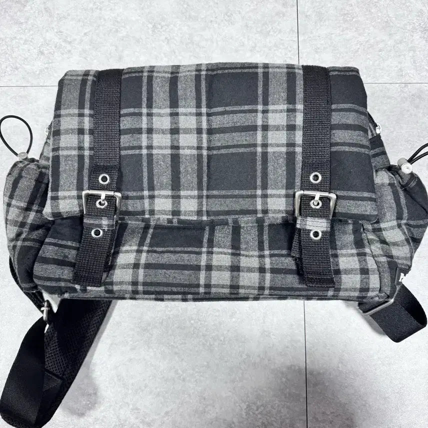 [SOLD OUT] 파히섬 네모체크 백