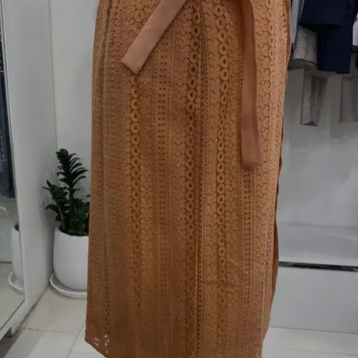 [BUNJANG] Bonifay Lace Pleated Skirt Coral Orange / 보니페이 레이스 플리츠 스커트 코랄오렌지