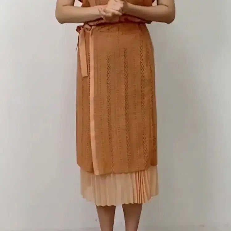 [BUNJANG] Bonifay Lace Pleated Skirt Coral Orange / 보니페이 레이스 플리츠 스커트 코랄오렌지