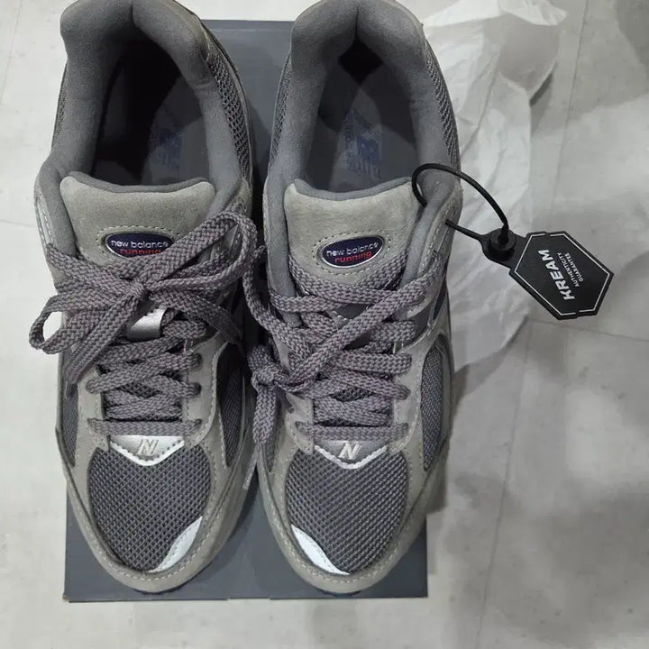 [BUNJANG] New Balance 2002R Grey Sneakers / 뉴발란스 2002R 그레이  팝니다