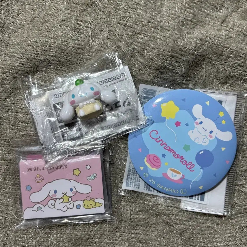 [BUNJANG] Cinnamoroll Gacha Set (2 Variants + Free Mini Mirror) / 시나모롤 가챠 세트 (2종+손거울증정)