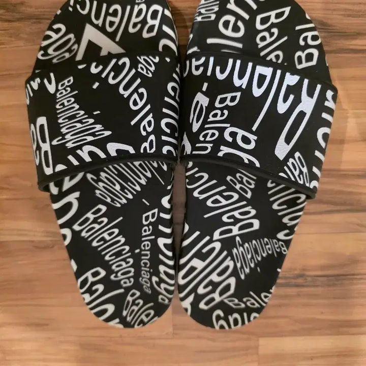 [SOLD OUT] 발렌시아가 여성 슬리퍼 블랙