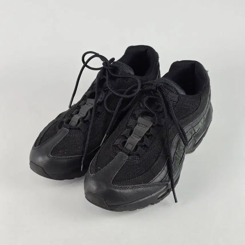 [BUNJANG] Nike Air Max 95 Essential Black Game Royal Sneakers / 나이키 에어맥스 95 에센셜 블랙 게임 로얄 275.ㄷ
