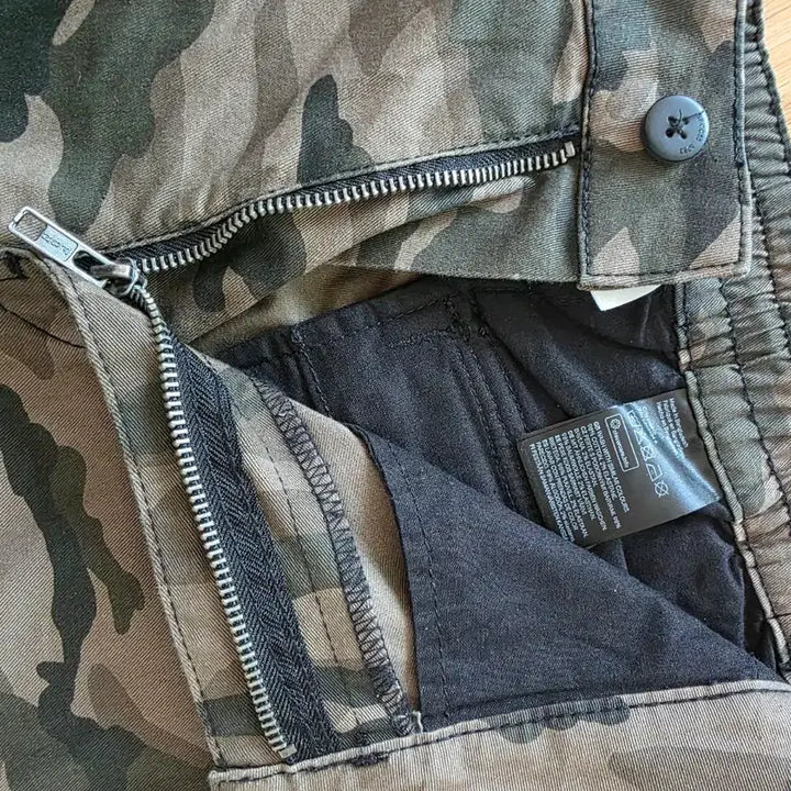 [SOLD OUT] H&amp;M  카모플라쥬 패턴 카고 팬츠예요(춘하용)35