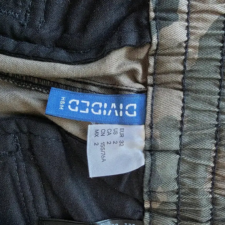 [SOLD OUT] H&amp;M  카모플라쥬 패턴 카고 팬츠예요(춘하용)35