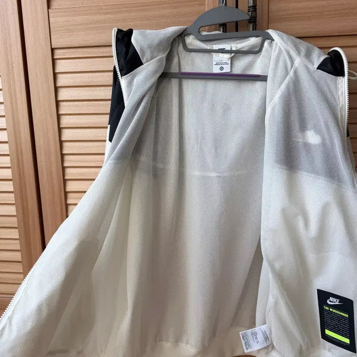 [SOLD OUT] 나이키 윈드러너 자켓