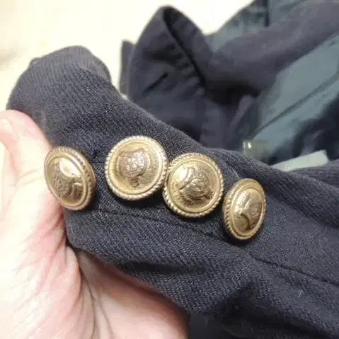 [BUNJANG] Embroidered Gold Navy Jacket / 골드자수 장식 멋진 피트한 곤색 쟈켓 / 반품 43cm