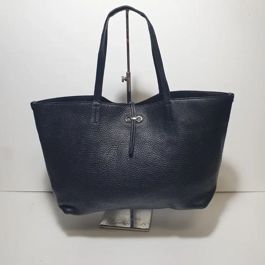 [SOLD OUT] 정품이고 ㅡ페라가모 ㅡ은장.가죽.숄더백