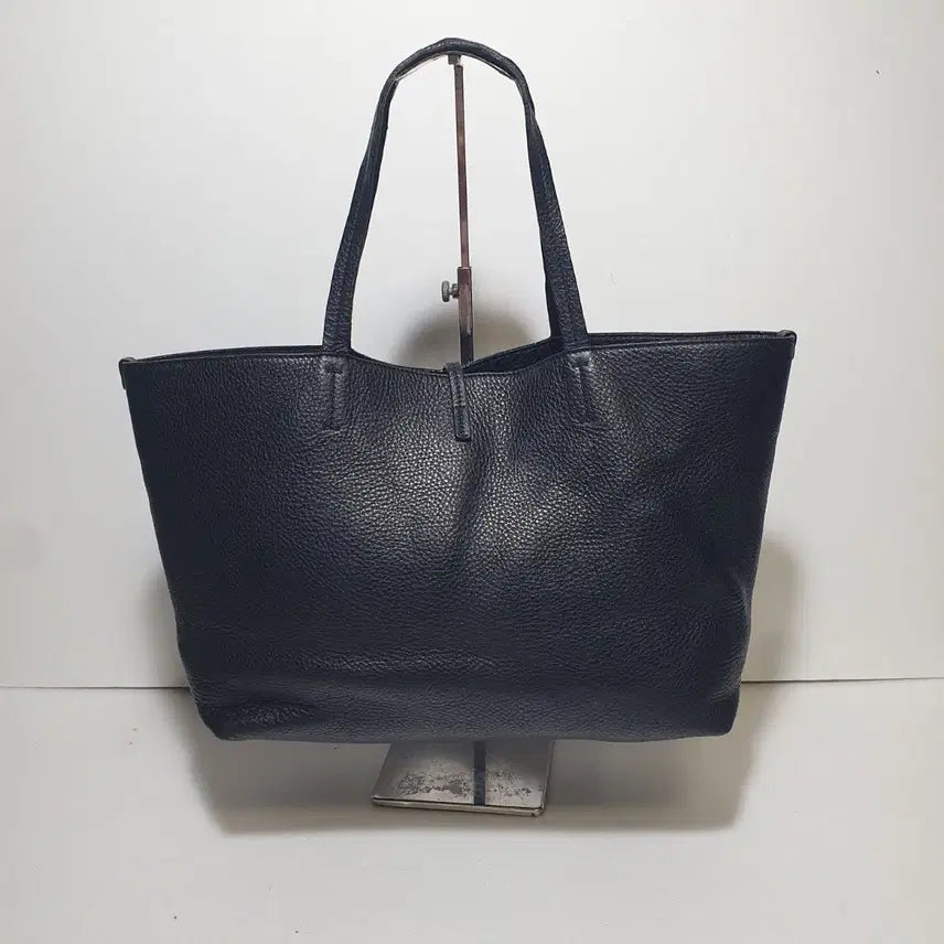 [SOLD OUT] 정품이고 ㅡ페라가모 ㅡ은장.가죽.숄더백