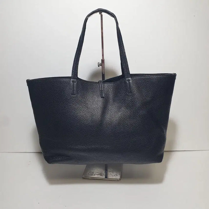 [SOLD OUT] 정품이고 ㅡ페라가모 ㅡ은장.가죽.숄더백