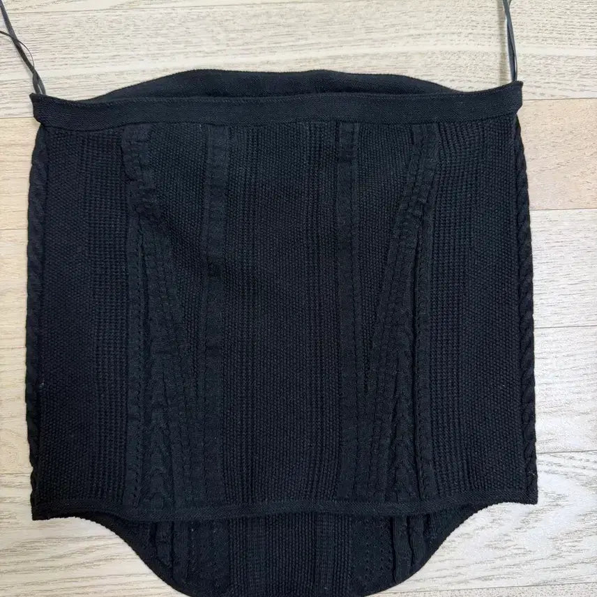 [BUNJANG] Hanseom Time Eyelet Knit Tube Top Black F / 한섬 타임 아일렛 라인 니트 튜브탑 블랙 F