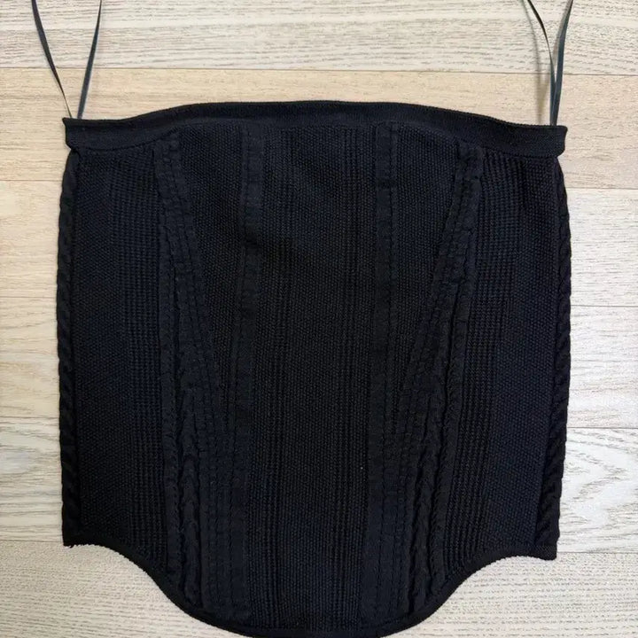 [BUNJANG] Hanseom Time Eyelet Knit Tube Top Black F / 한섬 타임 아일렛 라인 니트 튜브탑 블랙 F