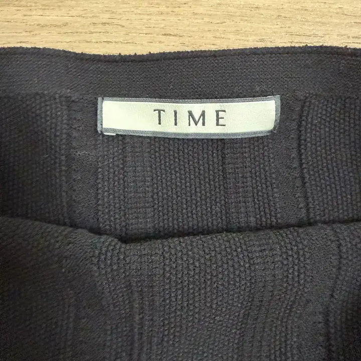 [BUNJANG] Hanseom Time Eyelet Knit Tube Top Black F / 한섬 타임 아일렛 라인 니트 튜브탑 블랙 F