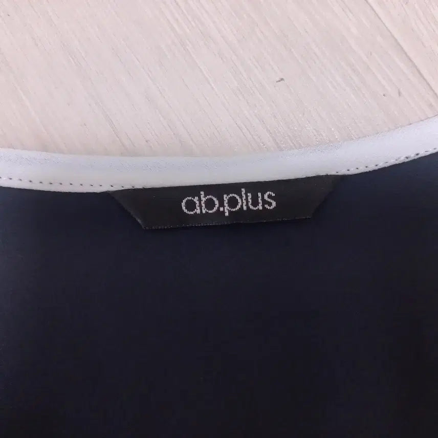 [BUNJANG] ab.plus Blouse - Size 66 / ab.plus/여성용/블라우스/상태굿/사이즈66