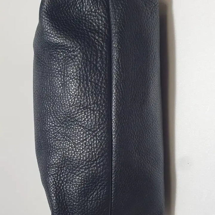 [SOLD OUT] 정품 ㅡ페라가모 ㅡ은장. 가죽 숄더백