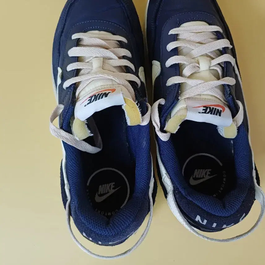 [BUNJANG] Nike Waffle Debut Navy Sneakers / (275)나이키 와플 데뷔 네이비