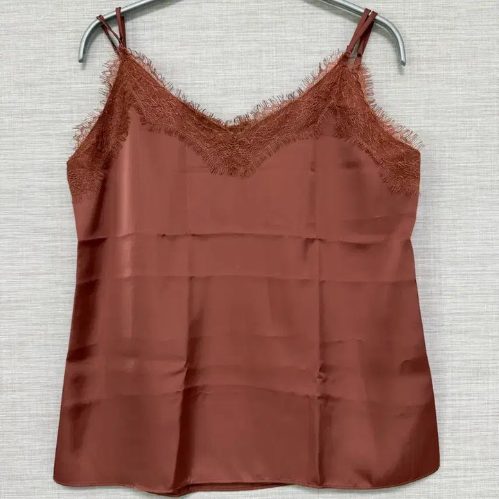 [SOLD OUT] 한섬 타임 레이스 슬립 브라운