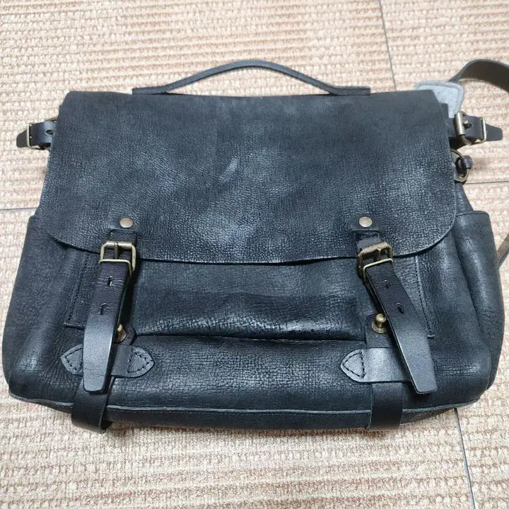 [SOLD OUT] 블루드쇼프 사첼백 블랙