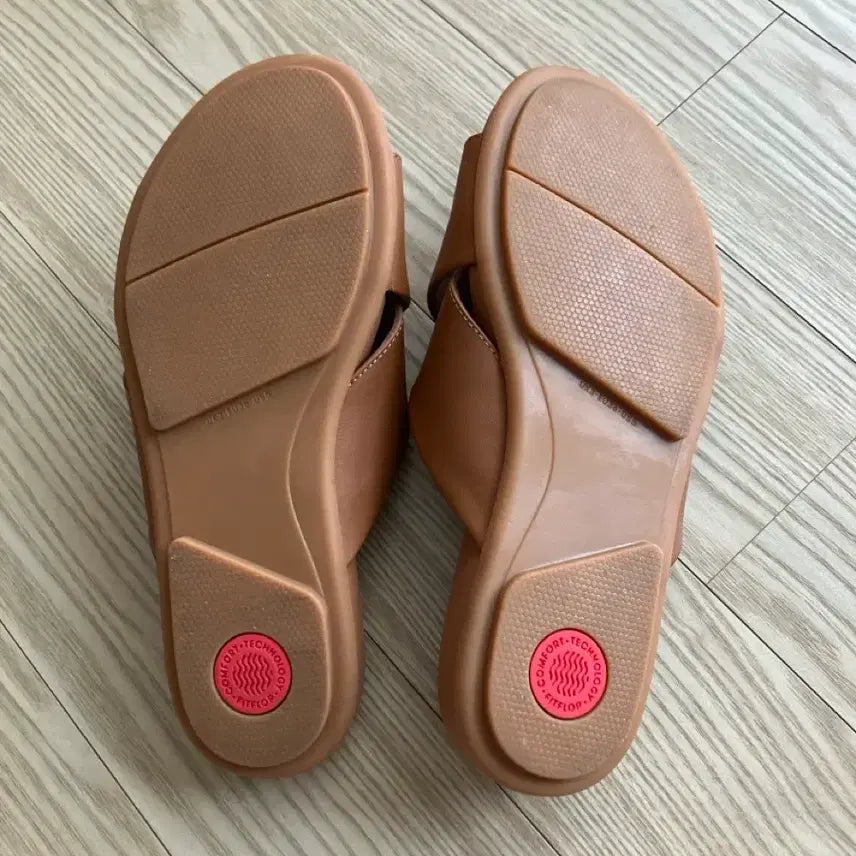 [BUNJANG] Fitflop Brown Leather Cross Slides / 핏플랍 브라운 레더 크로스 슬라이드
