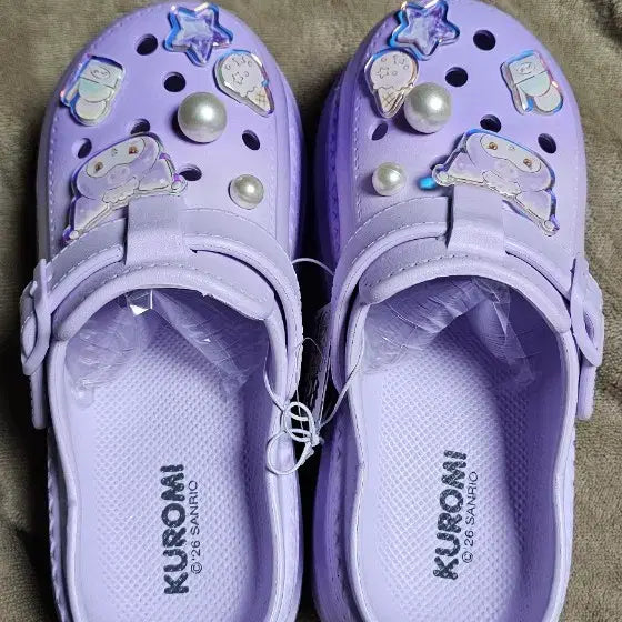 [BUNJANG] Kuromi Purple Two-Tone Sandals with Cubic Zibbitz / 쿠로미 보라색 투톤 샌들 슬리퍼 큐빅 지비츠 장식