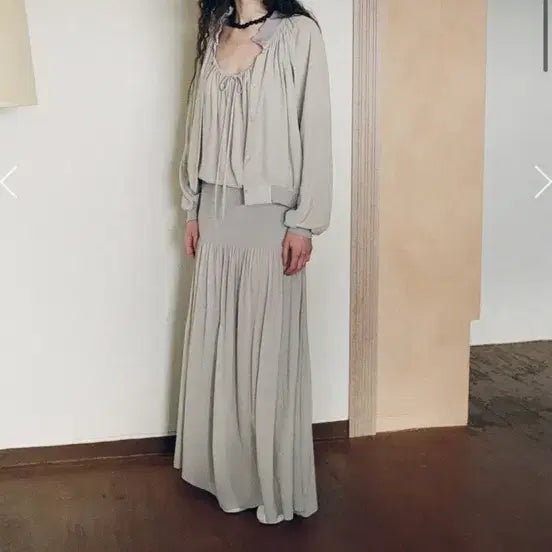 [SOLD OUT] 모노하 Draped Shirred Long Skirt Light Gray