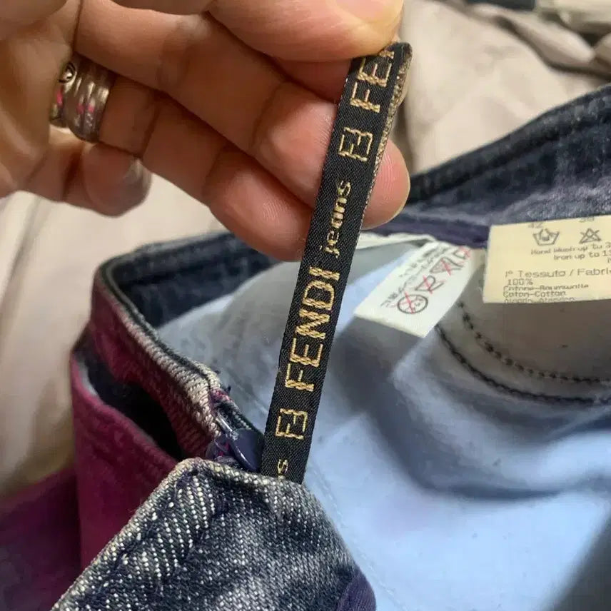 [BUNJANG] Fendi Denim Midi Skirt with Stone Embellishments / 펜디데님스커트보라색 그라데이션 스톤 장식 55사이즈 아주깨끗하구요 흠없어