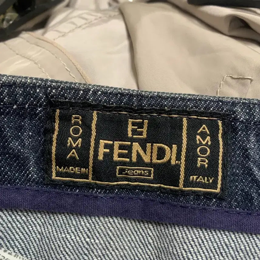 [BUNJANG] Fendi Denim Midi Skirt with Stone Embellishments / 펜디데님스커트보라색 그라데이션 스톤 장식 55사이즈 아주깨끗하구요 흠없어