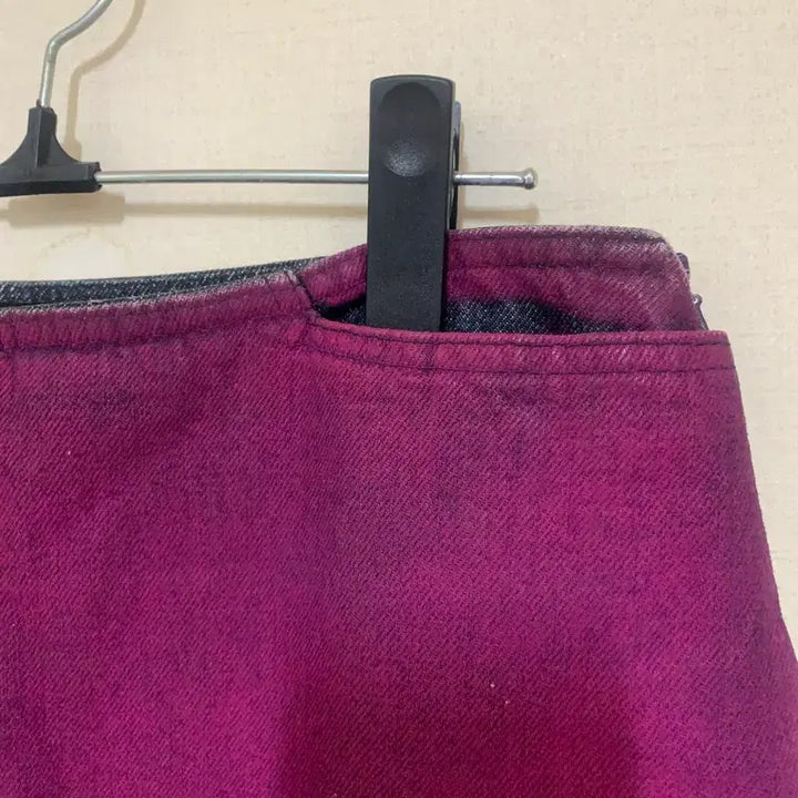 [BUNJANG] Fendi Denim Midi Skirt with Stone Embellishments / 펜디데님스커트보라색 그라데이션 스톤 장식 55사이즈 아주깨끗하구요 흠없어
