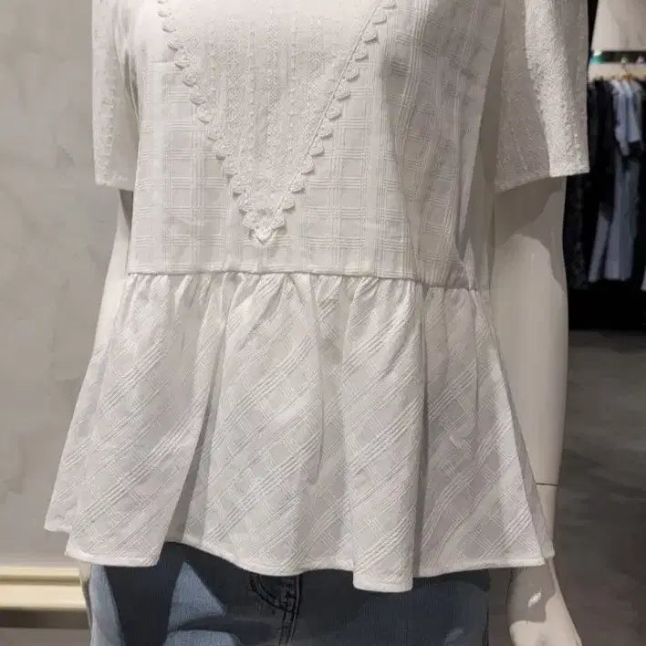 [SOLD OUT] 보브 레이스 면 블라우스