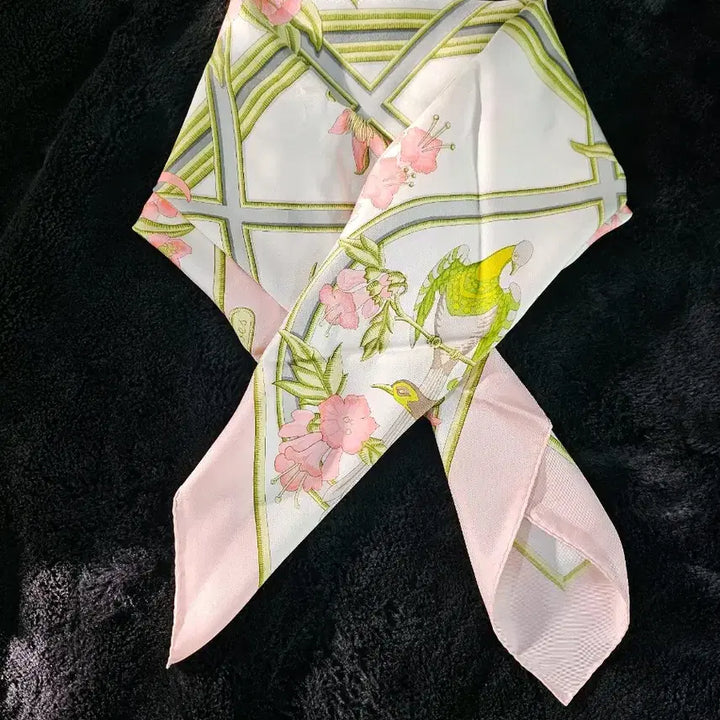 [BUNJANG] Hermès Carré 90 Silk Scarf "Caraïbes" Flower/Bird Print / 미사용 에르메스 까레 스카프 플라워/버드 프린트