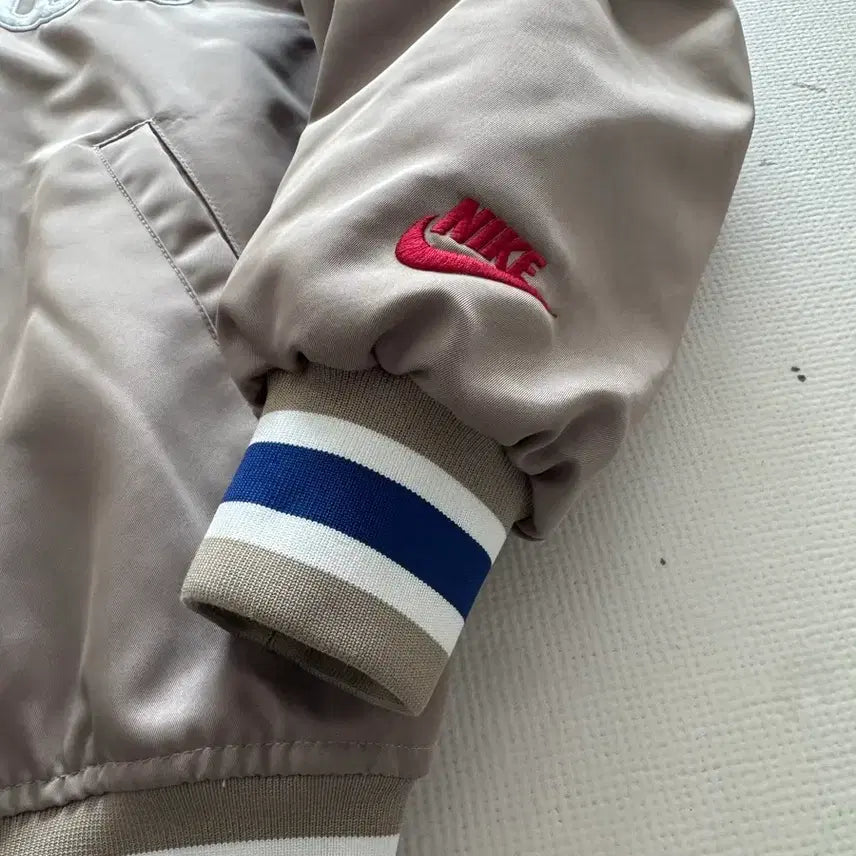 [BUNJANG] Nike Dugout Loose Satin Varsity Jacket / 나이키 덕아웃 루즈 사틴 바시티 자켓