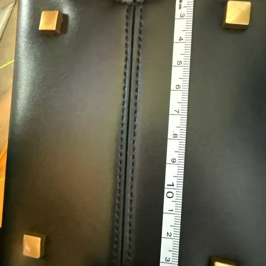 [SOLD OUT] 입 생 버킷 스타일 미니백