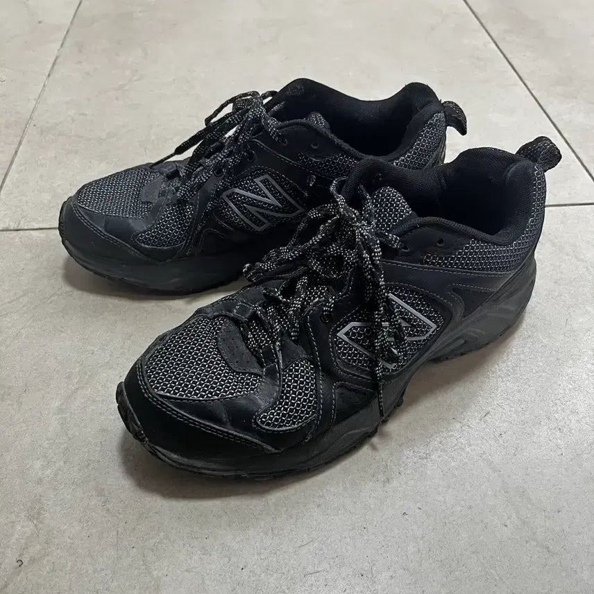 [BUNJANG] New Balance 481 v3 Tracking Shoes (255mm) / 뉴발란스 481 v3 255