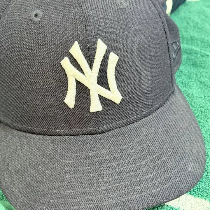 [BUNJANG] Kith New Era New York Yankees Cap / Kith 뉴에라 뉴욕 양키스 사이즈 5/8 7