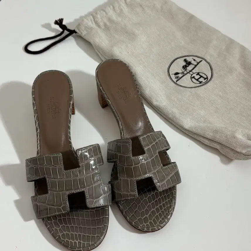 [BUNJANG] Hermes Oasis H Sandal Taupe Embossed Leather Size 36 / [정품/인기모델] 에르메스 오아시스 H 샌들 36 토프