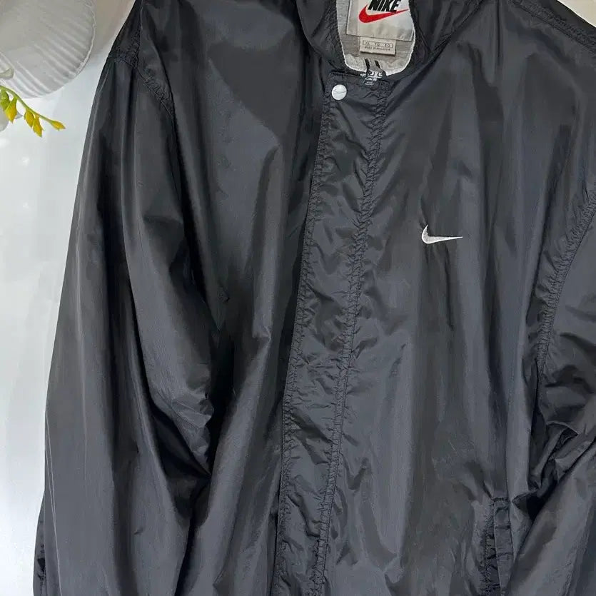 [BUNJANG] Nike Vintage 90s White Swoosh Windbreaker Jacket / 나이키 빈티지 90s 바람막이 화이트 스우시 자켓