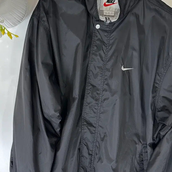[BUNJANG] Nike Vintage 90s White Swoosh Windbreaker Jacket / 나이키 빈티지 90s 바람막이 화이트 스우시 자켓