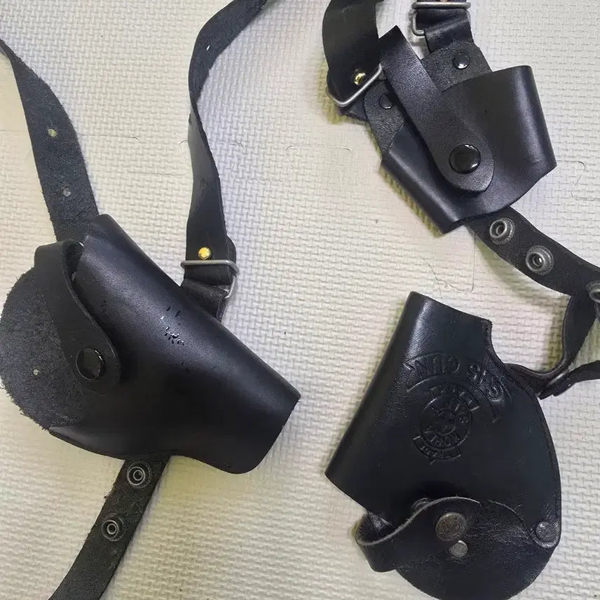 [BUNJANG] Leather Shoulder Holster / 튼튼한 가죽으로 제작된 가죽 홀스터 어깨 총집이에요