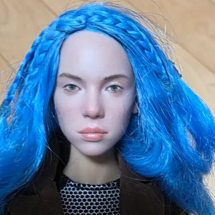 [BUNJANG] Billie Eilish Blue Hair Figure / 빌리 아일리시 파란머리 피규어