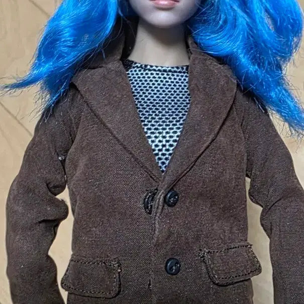 [BUNJANG] Billie Eilish Blue Hair Figure / 빌리 아일리시 파란머리 피규어