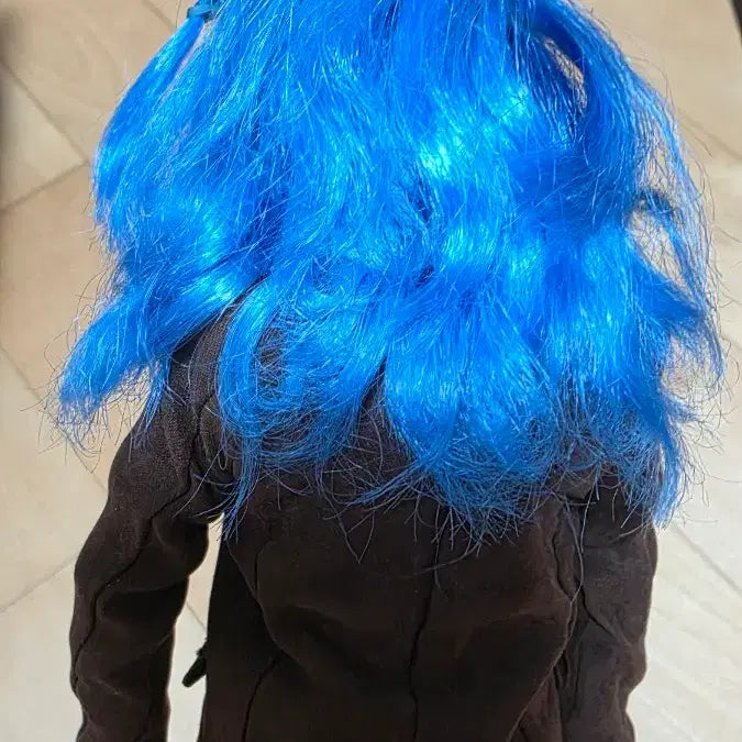 [BUNJANG] Billie Eilish Blue Hair Figure / 빌리 아일리시 파란머리 피규어