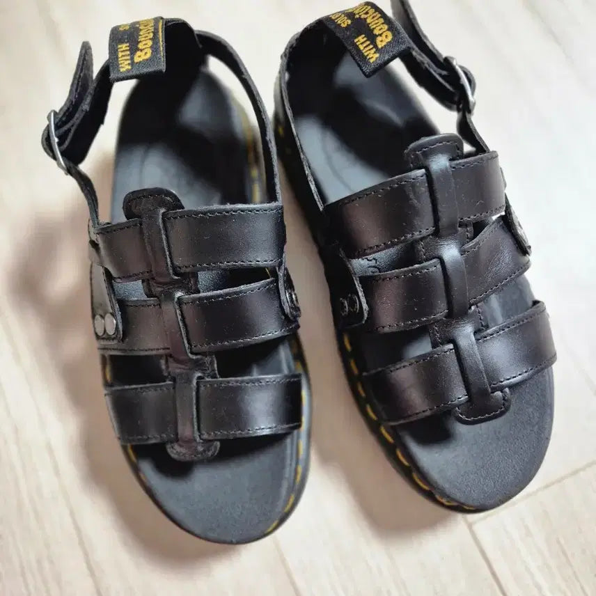 [SOLD OUT] 닥터마틴 테리가죽 스트랩 샌들 37사이즈