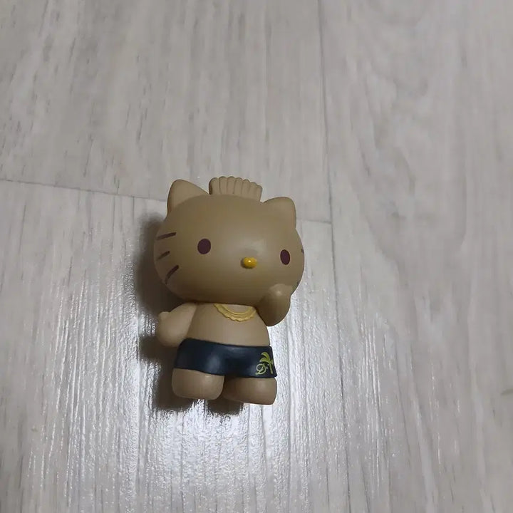 [BUNJANG] Bandai Sanrio Dear Daniel Tanning Kitty Vacation Figure / 반다이 산리오 디어다니엘 태닝키티 바캉스 가챠 피규어