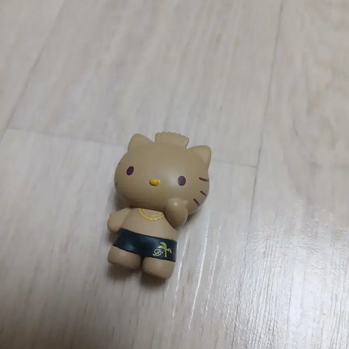 [BUNJANG] Bandai Sanrio Dear Daniel Tanning Kitty Vacation Figure / 반다이 산리오 디어다니엘 태닝키티 바캉스 가챠 피규어